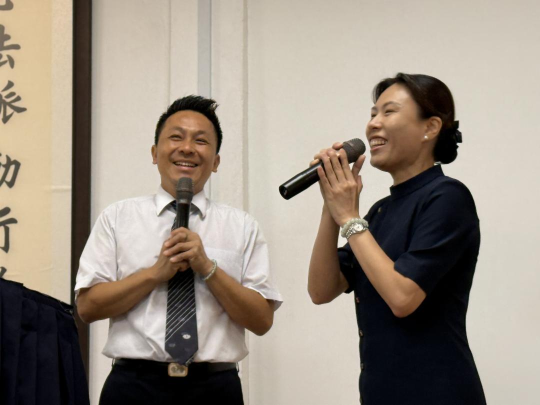 从不断争吵，到同修同道，黄汉升与薛淑芬深深感慨：“人生最重要的，是放下。 ” 【摄影：余芝鑫】
